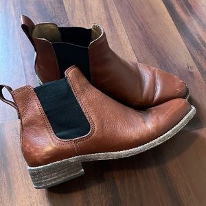Mahogany leather Chelsea Boots